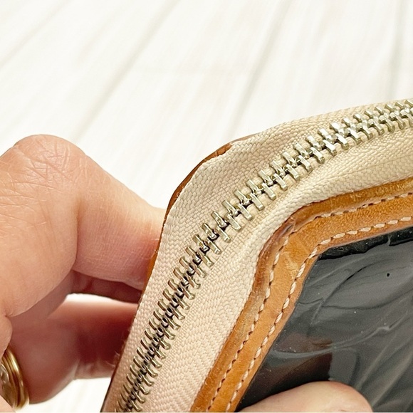 Coach Peyton Full Zip Patent Leather Wallet F48164 - Picture 11 of 16